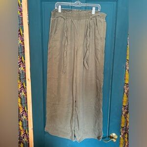 Knox Rose Green Flowy Pants